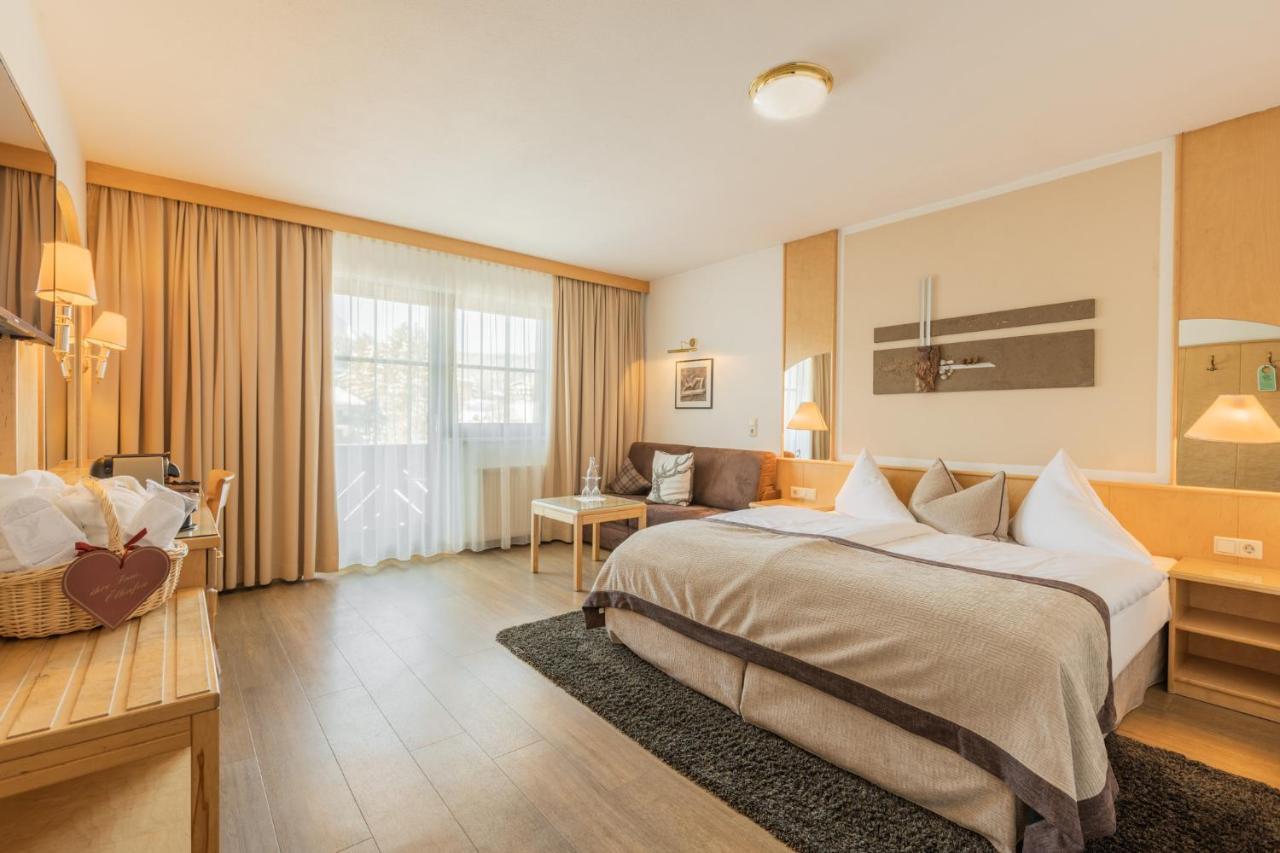 Hotel Central Seefeld in Tirol Exteriör bild