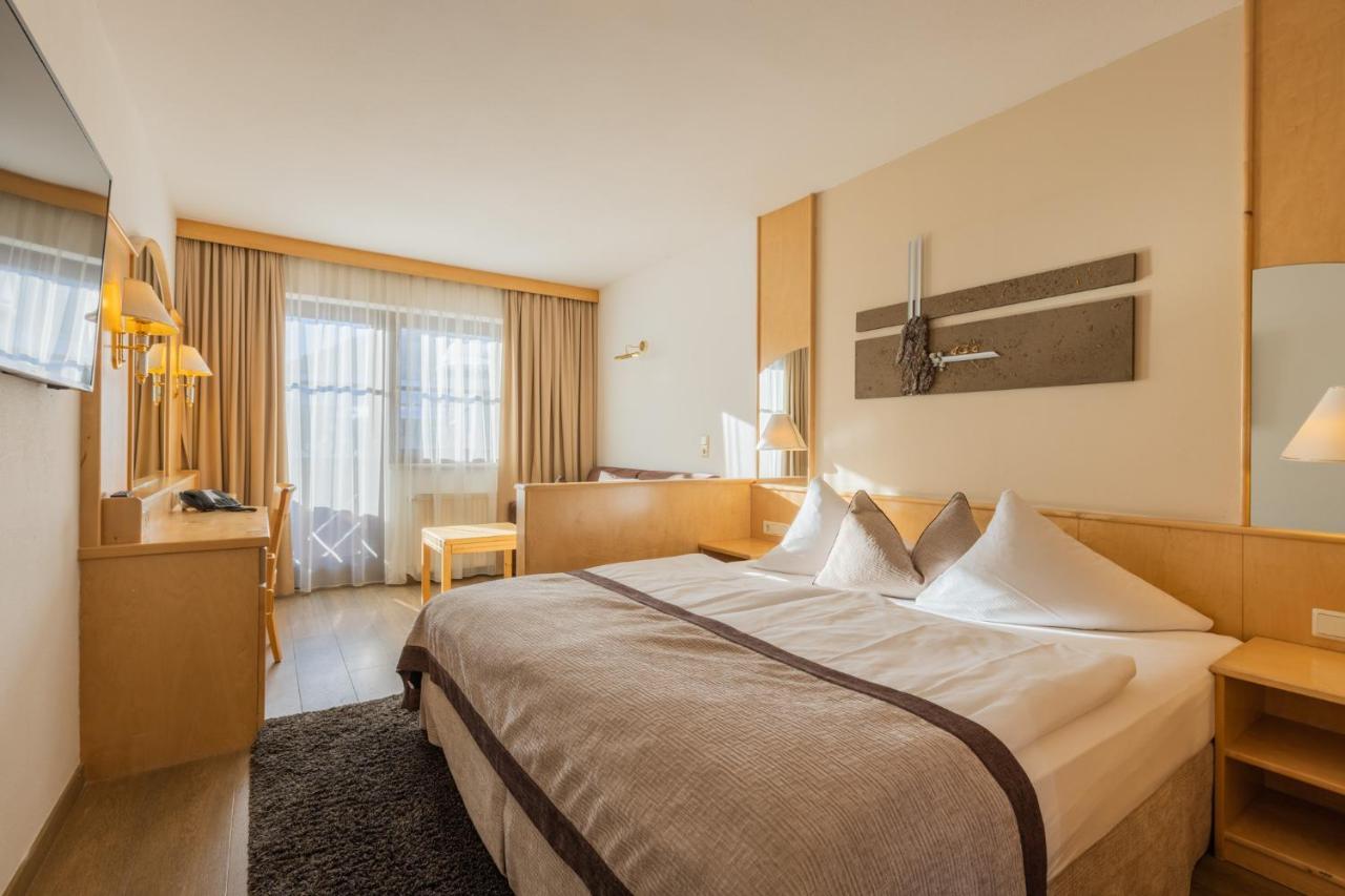Hotel Central Seefeld in Tirol Exteriör bild
