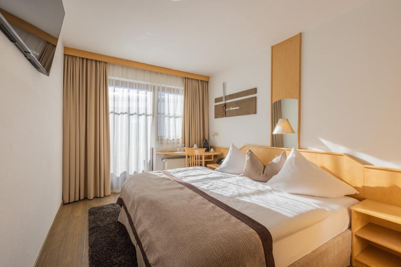 Hotel Central Seefeld in Tirol Exteriör bild