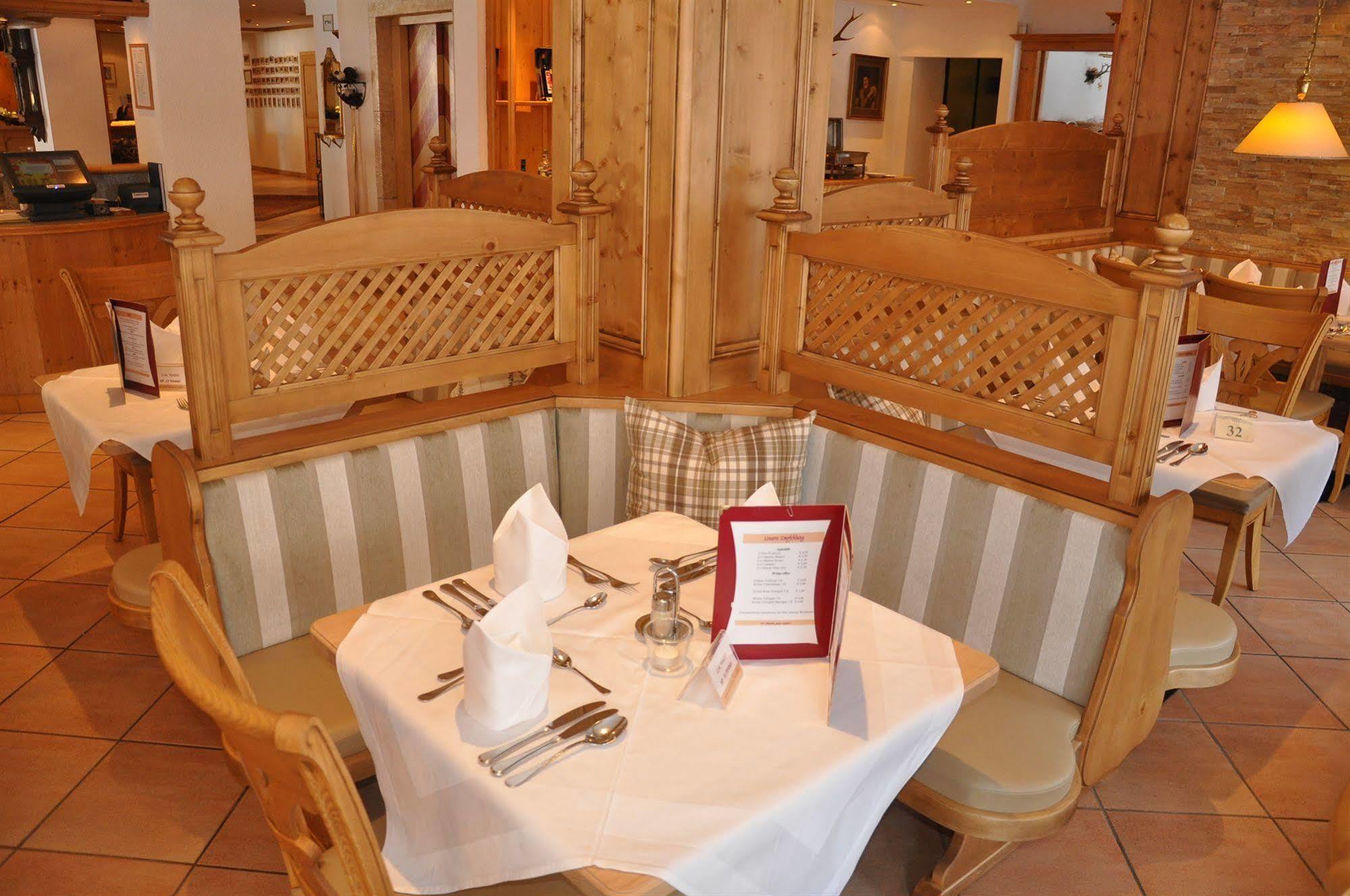 Hotel Central Seefeld in Tirol Exteriör bild