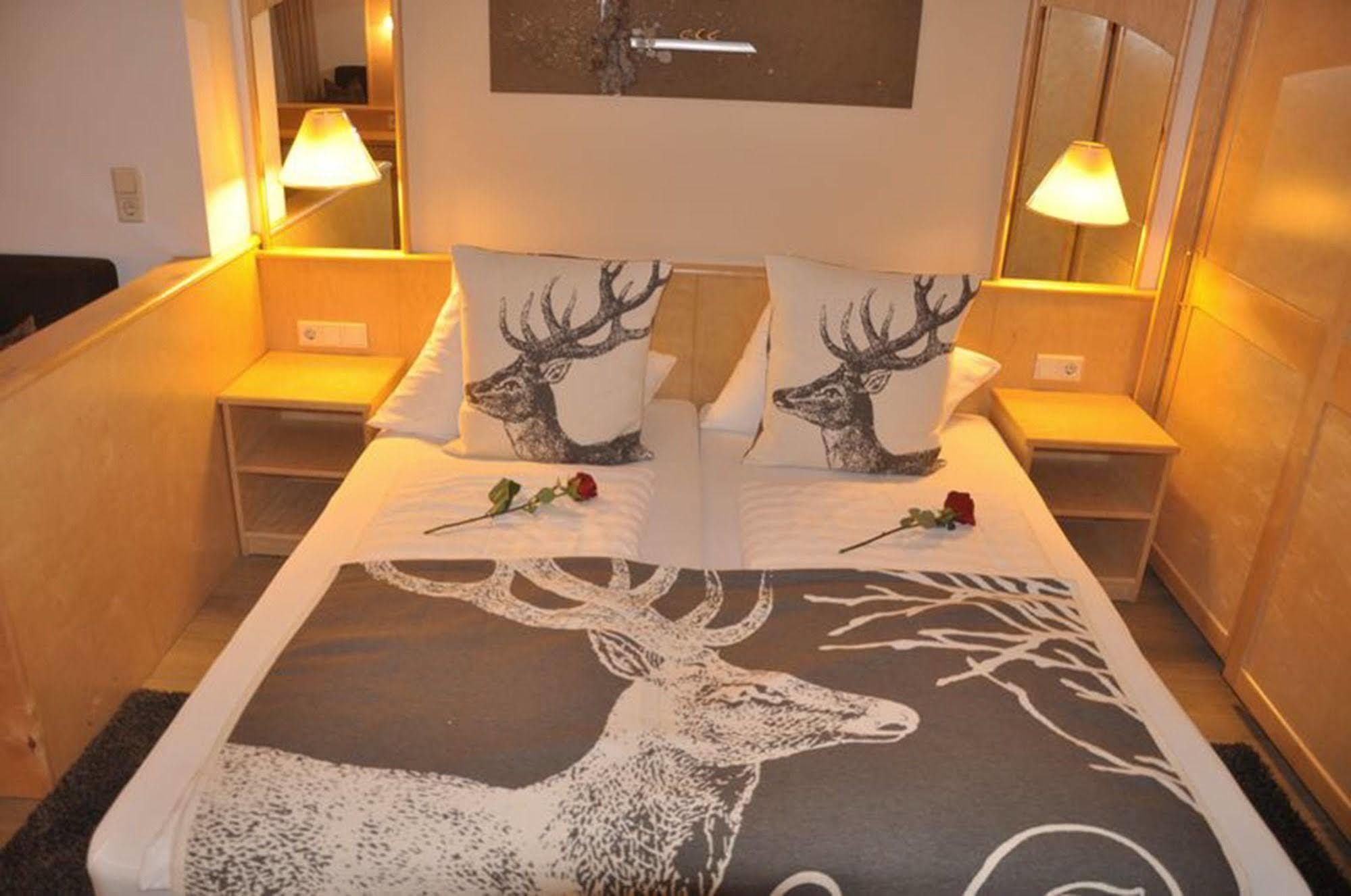 Hotel Central Seefeld in Tirol Exteriör bild